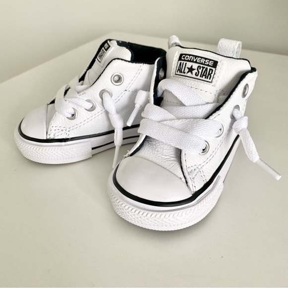 Converse NWOT All Star White Leather Chuck Taylor Size 3 - Picture 3 of 6
